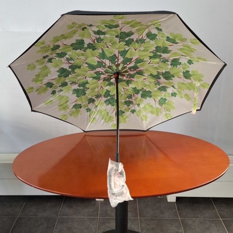 Double umbrella with pattern inside