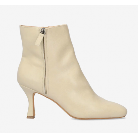 Cremefarbene Stiefelette aus weichem Material