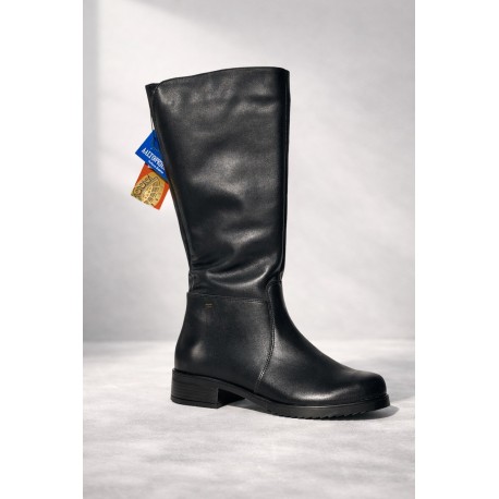 Long black leather winter boots with wool. 56835