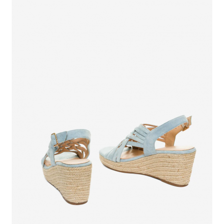 Vaaleansiniset keinomokkanahkaiset espadrillot juuttikiilakorolla. AM5664