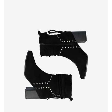 High cowboy boot in black faux suede. AM6002