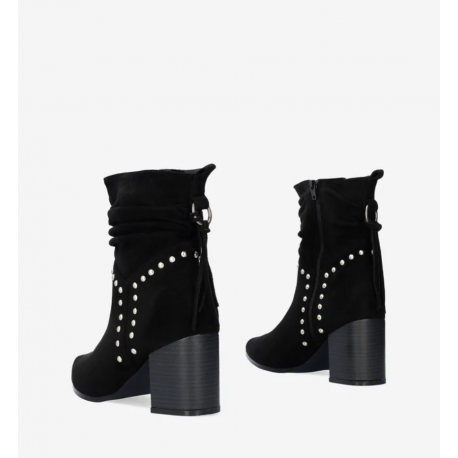 High cowboy boot in black faux suede. AM6002