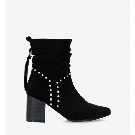 High cowboy boot in black faux suede. AM6002