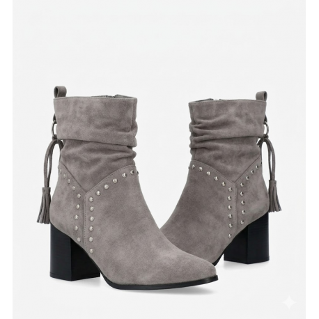 Augsti kovboju stila zābaki pelēkā mākslīgajā zamšādā. AM6002