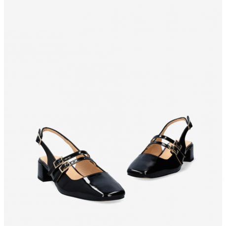Black patent leather ballerina flats with heels. Ofelianegro