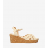 Soft beige sandal with wood-effect wedge. AM5750
